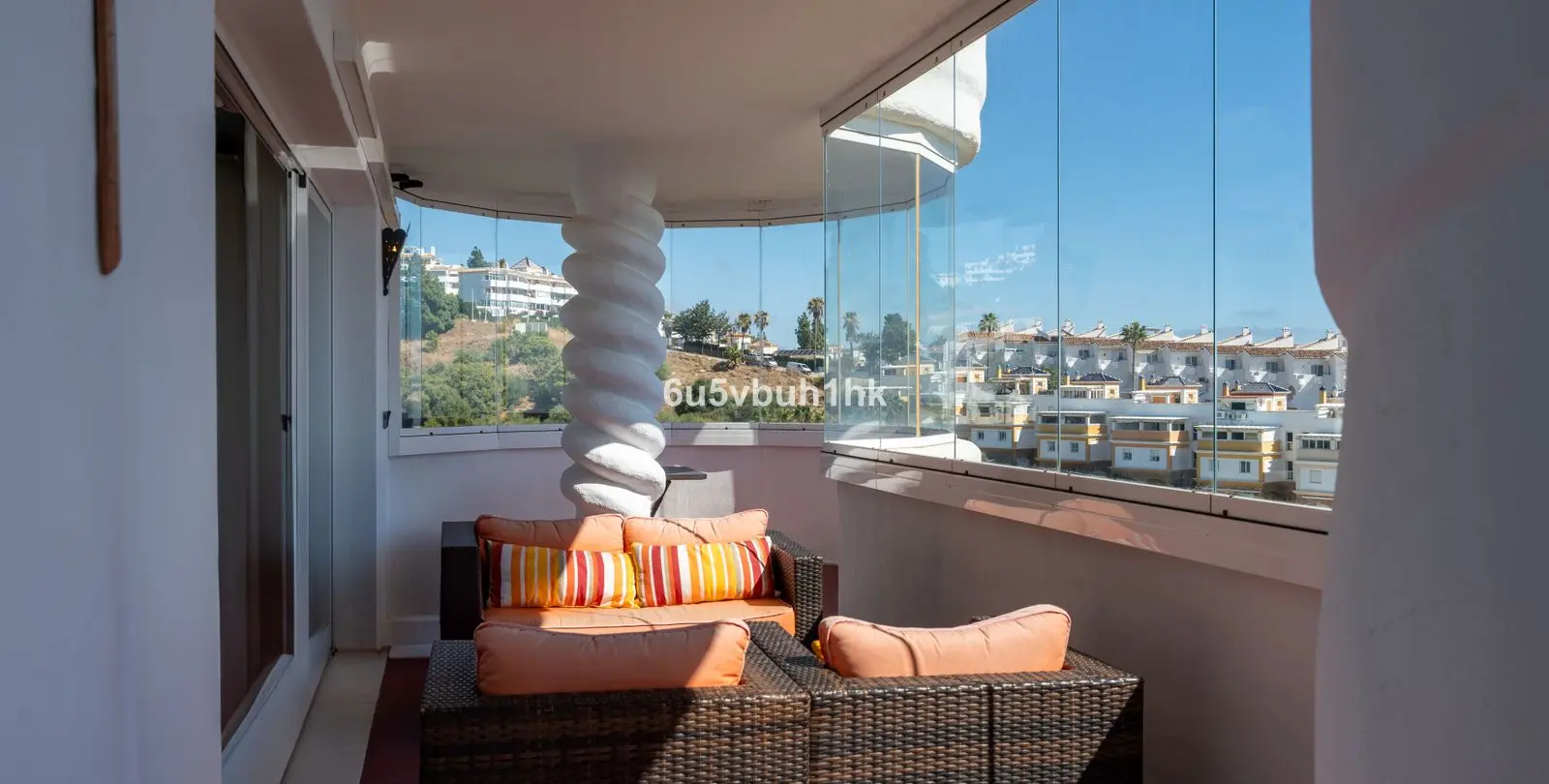 Venta de apartamento en planta media en Mijas Costa 11