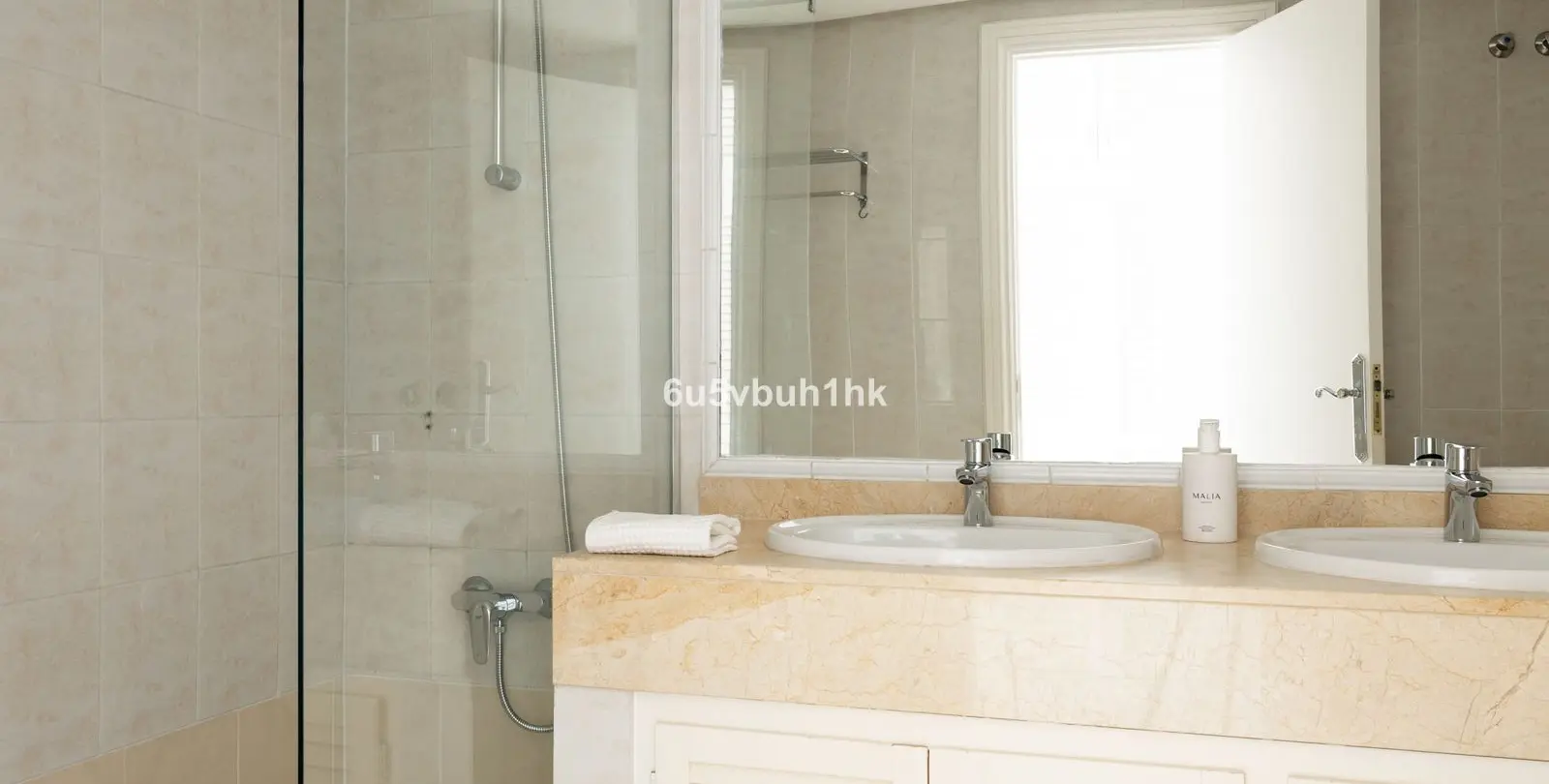 Venta de apartamento en planta media en Mijas Costa 18