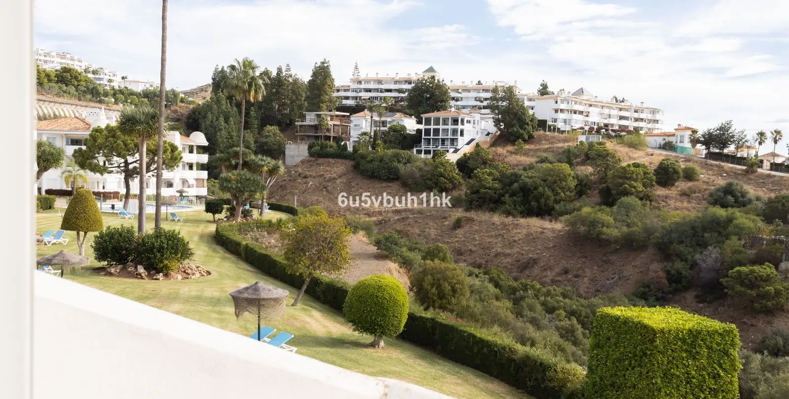 Venta de apartamento en planta media en Mijas Costa 30
