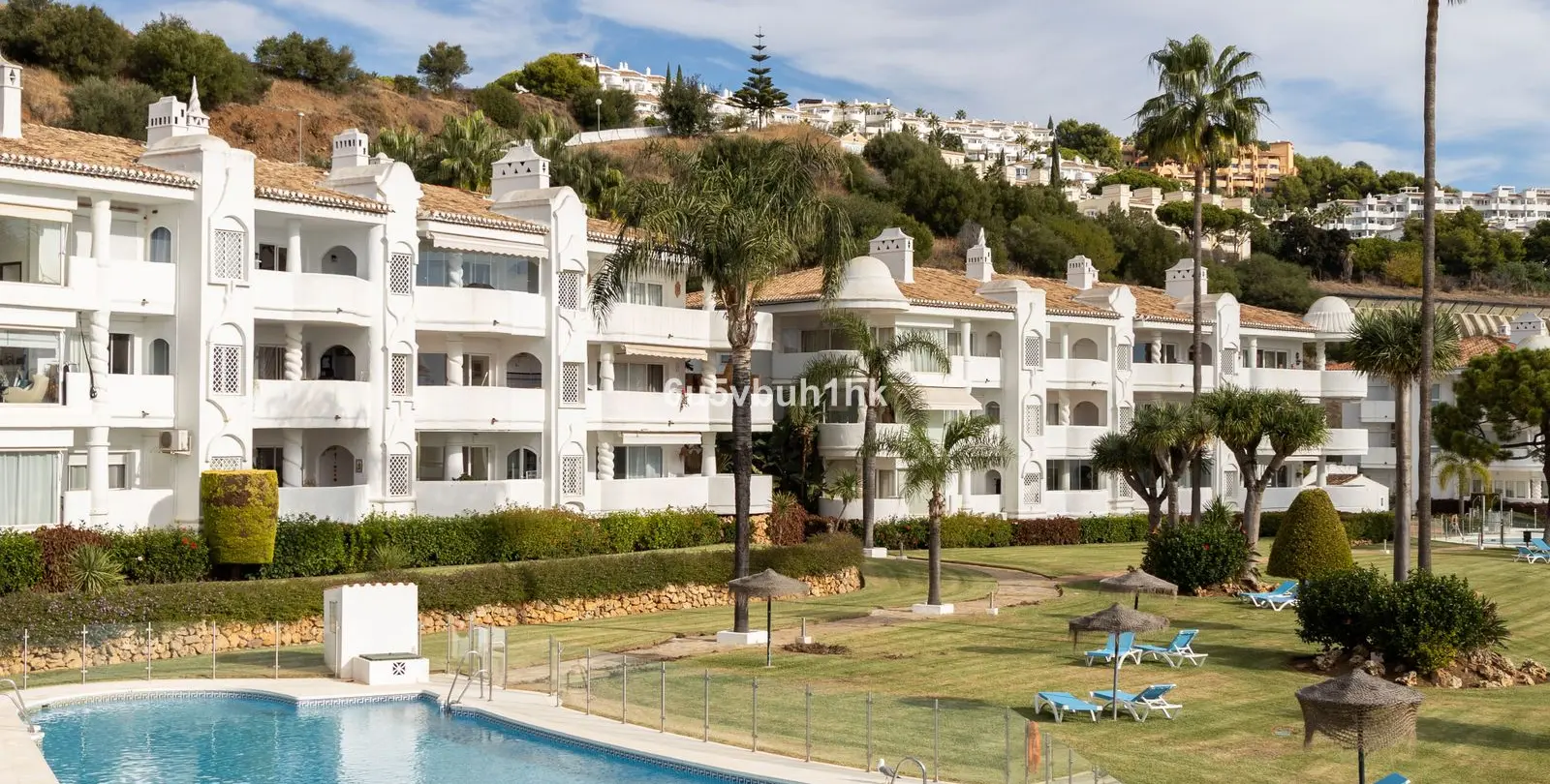 Venta de apartamento en planta media en Mijas Costa 37