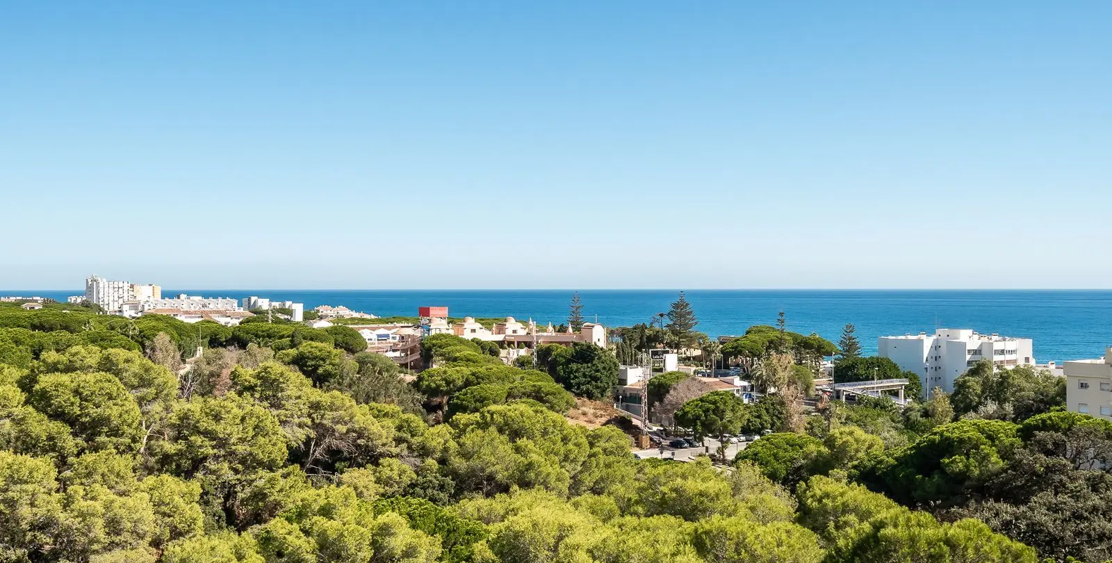 Sale of penthouse in Calahonda 2