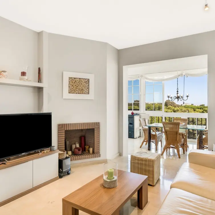Sale of penthouse in Calahonda