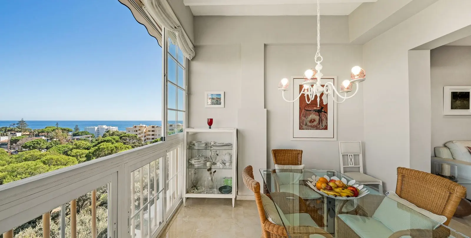 Sale of penthouse in Calahonda 9