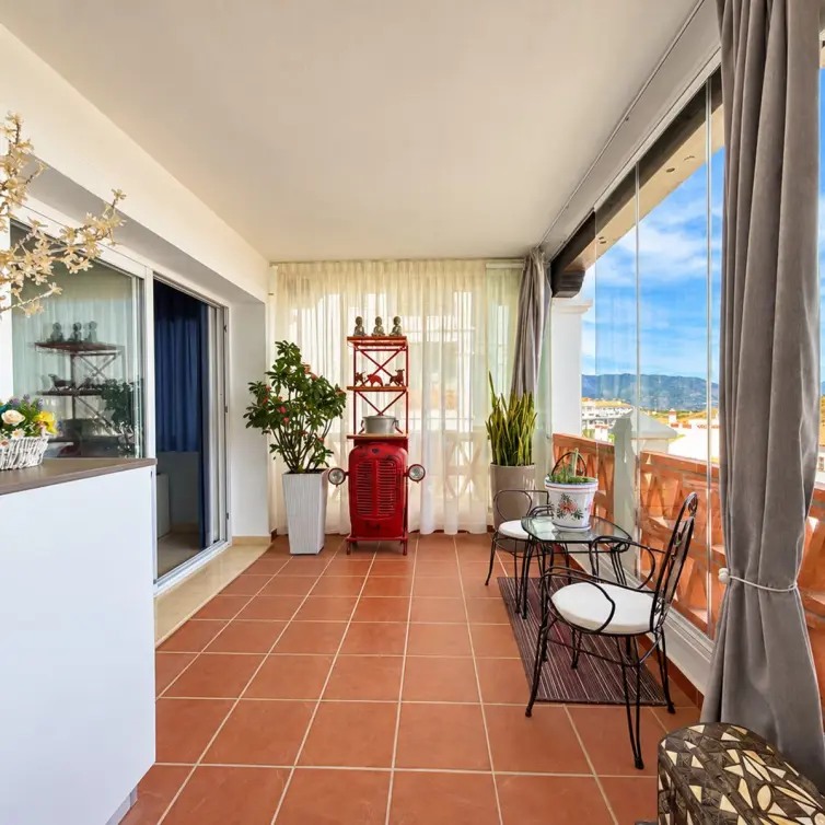 Venta de apartamento en planta media en Calahonda