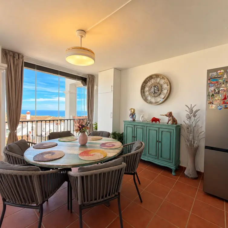 Venta de apartamento en planta media en Calahonda