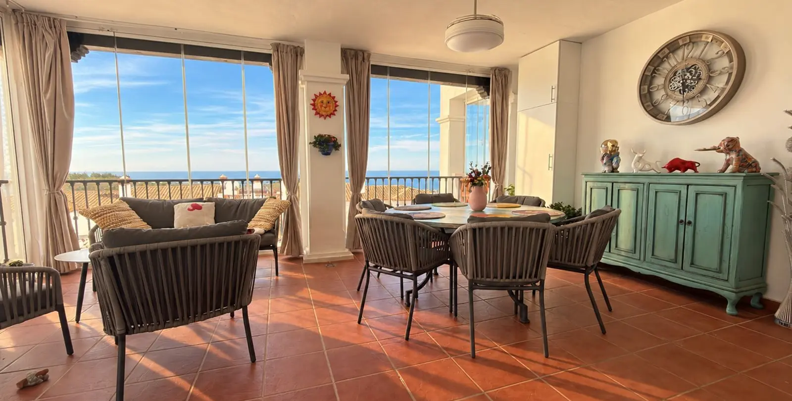 Venta de apartamento en planta media en Calahonda 5