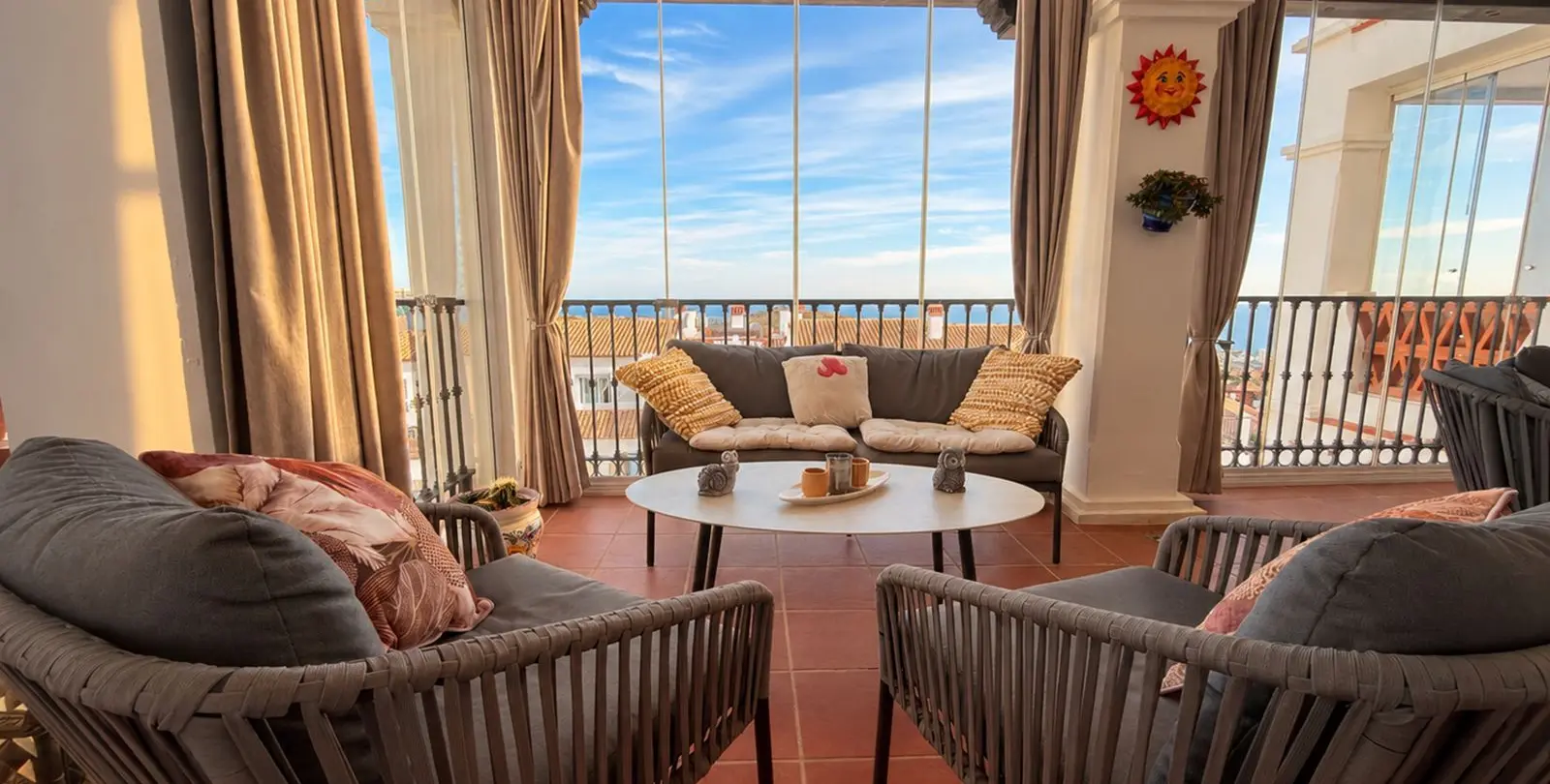Venta de apartamento en planta media en Calahonda 7