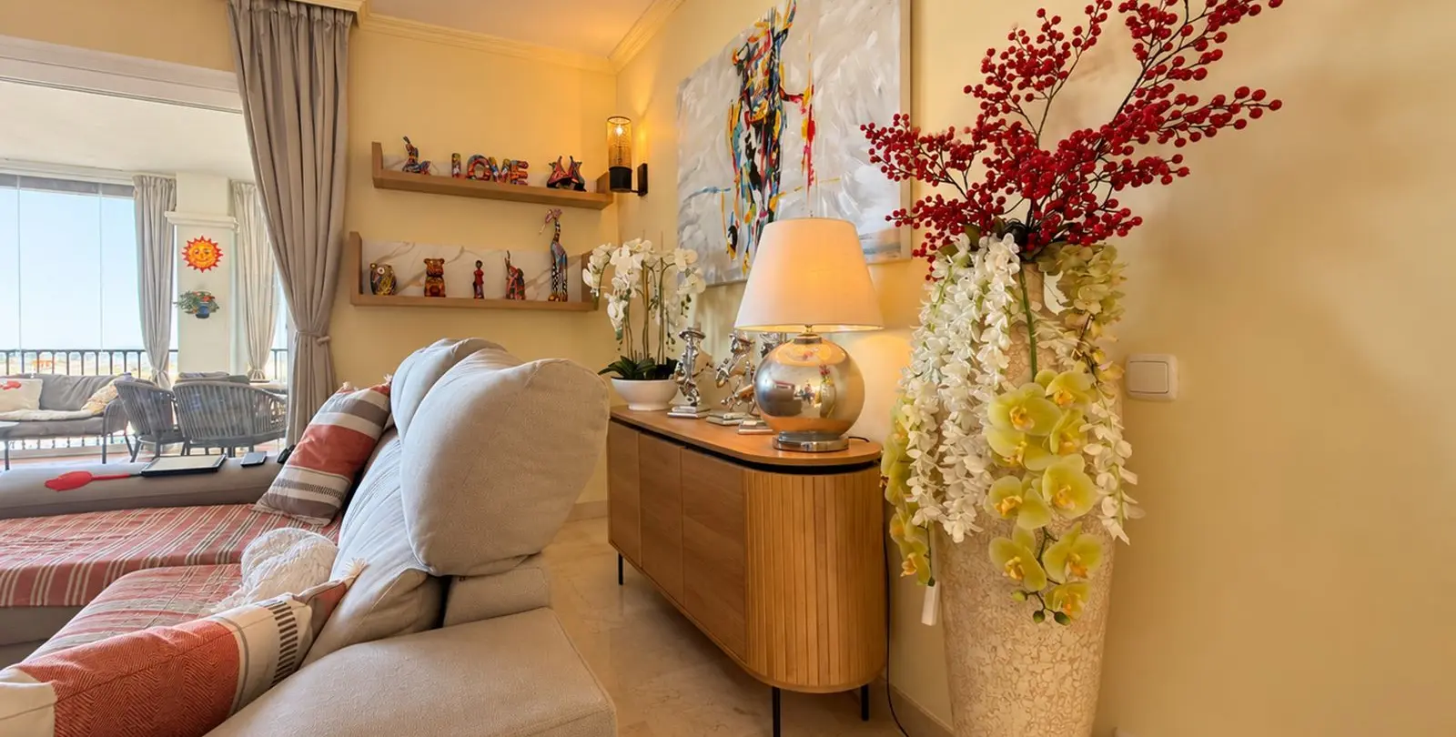 Venta de apartamento en planta media en Calahonda 15