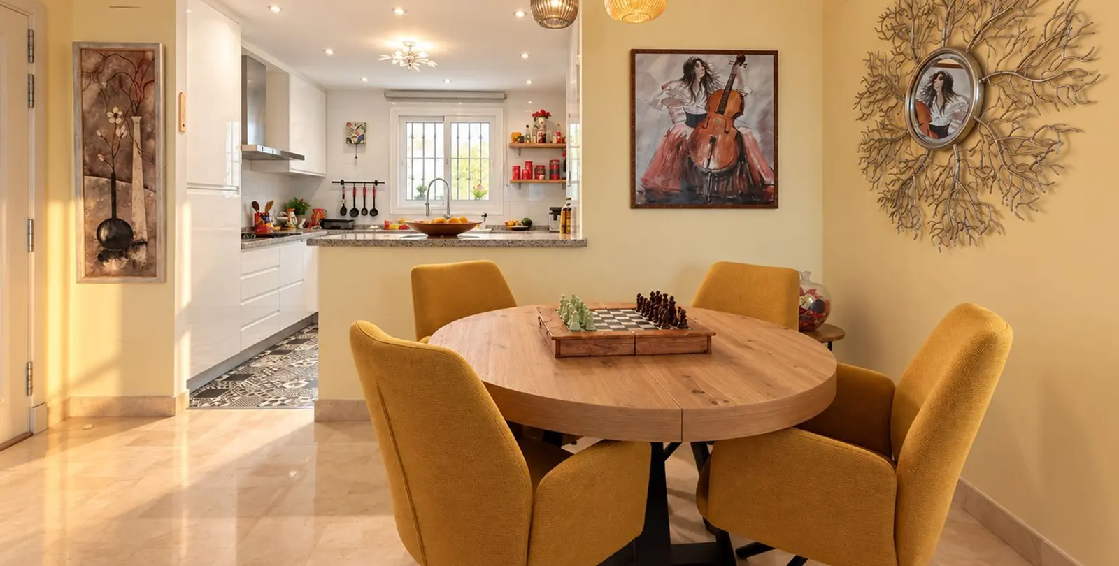 Venta de apartamento en planta media en Calahonda 18