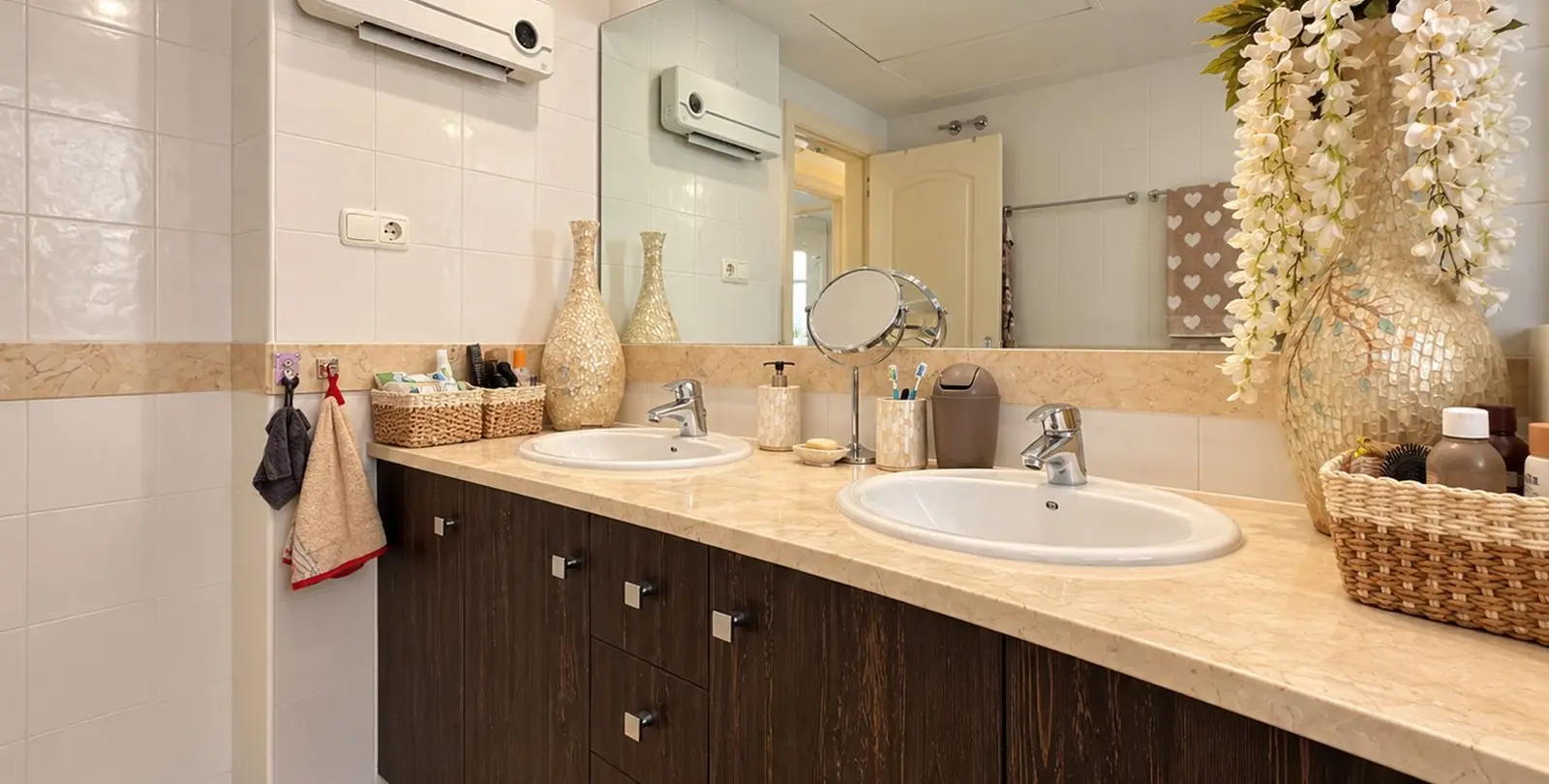 Venta de apartamento en planta media en Calahonda 35