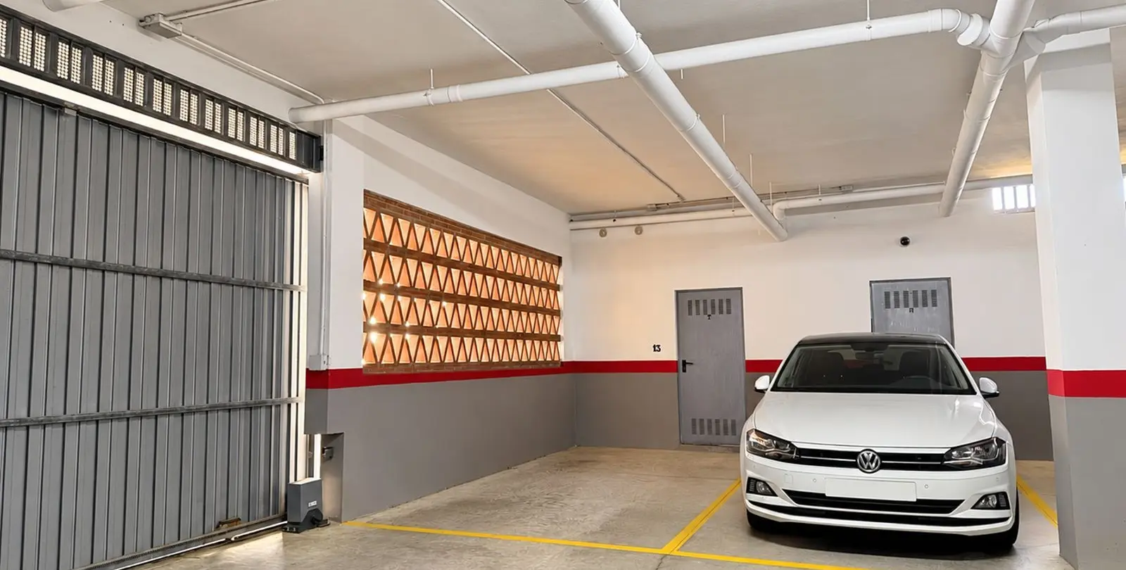 Venta de apartamento en planta media en Calahonda 40
