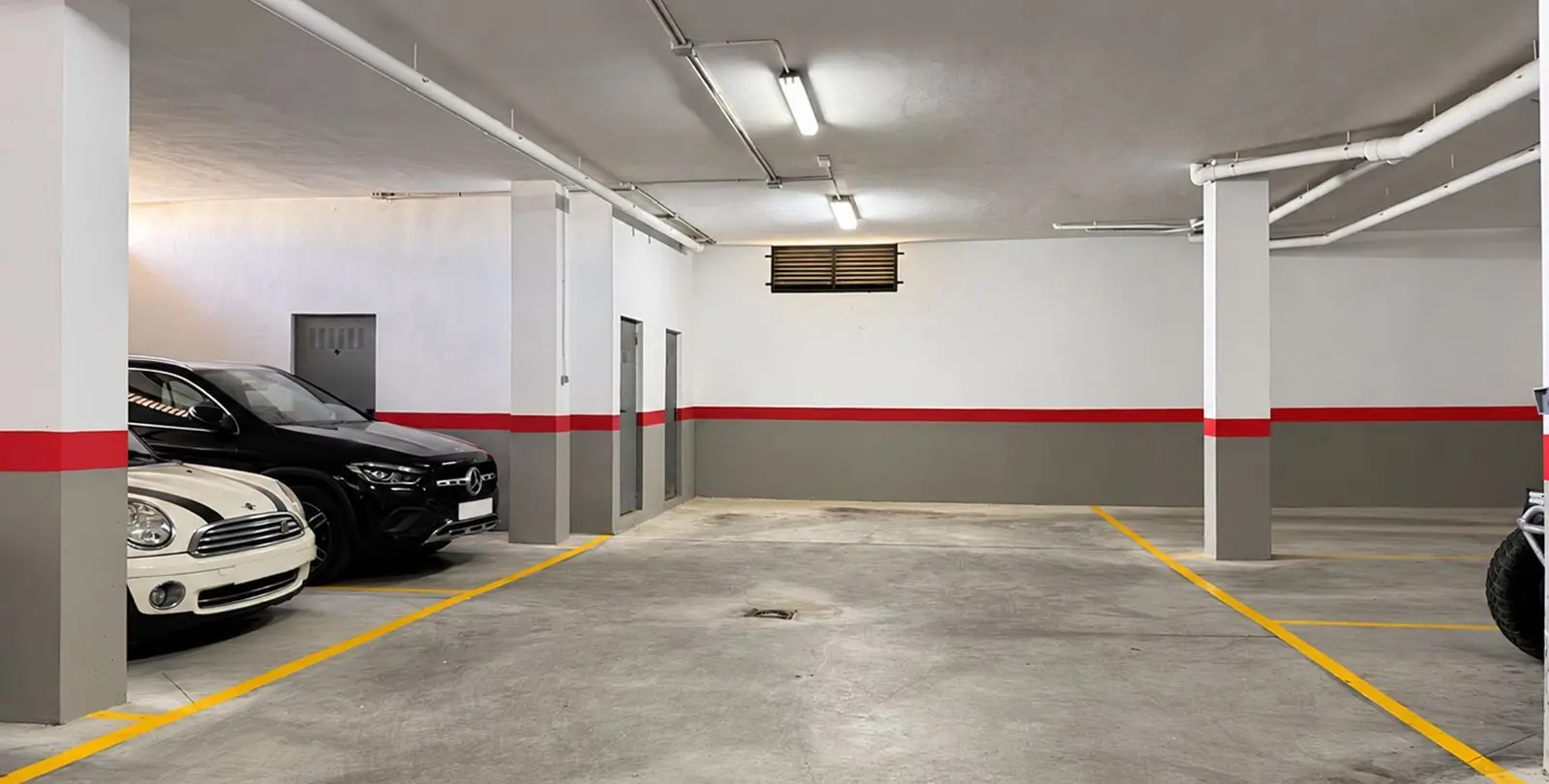 Venta de apartamento en planta media en Calahonda 39
