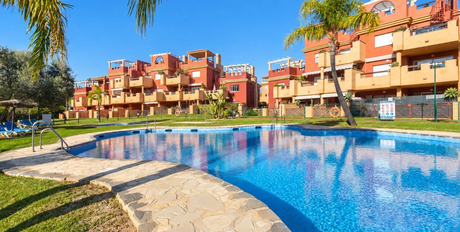 Продажа апартаментов на среднем этаже в Elviria 1