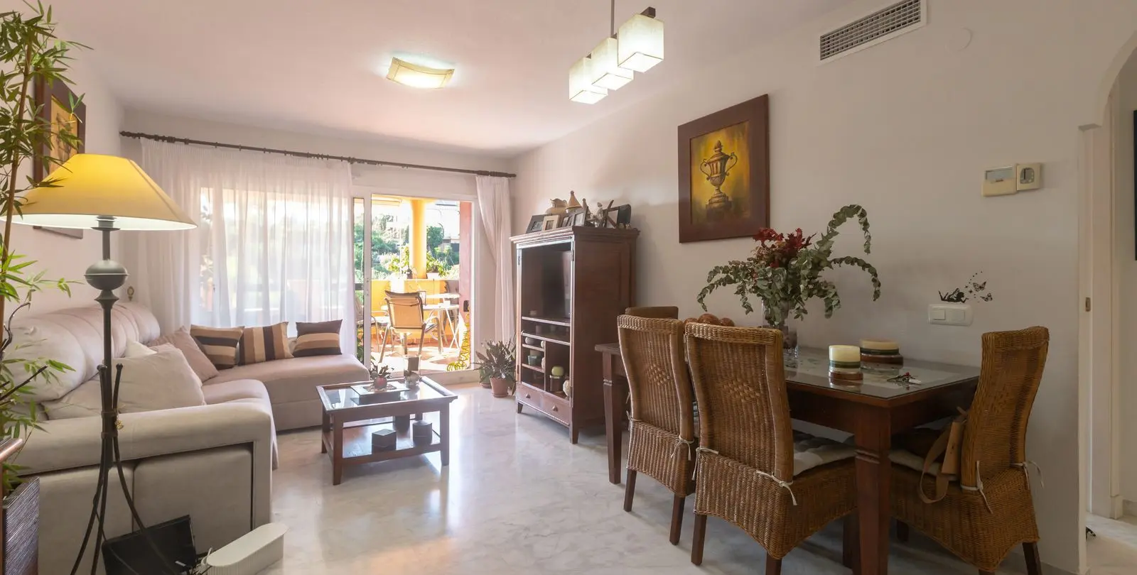 Продажа апартаментов на среднем этаже в Elviria 18
