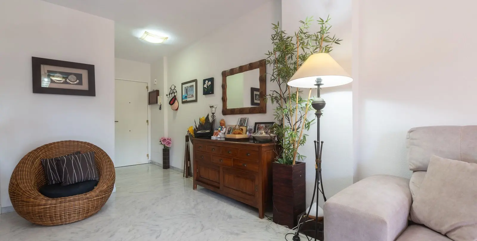 Продажа апартаментов на среднем этаже в Elviria 20