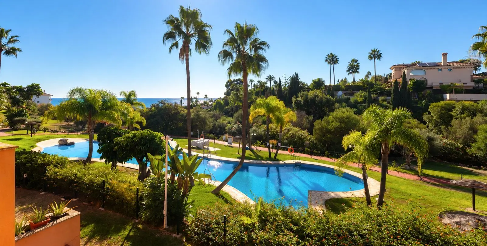 Продажа апартаментов на среднем этаже в Elviria 28