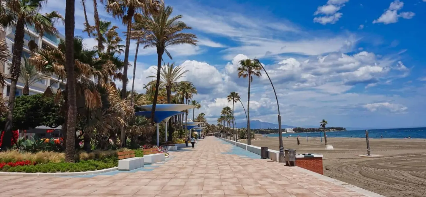 Sale of penthouse in Estepona 0