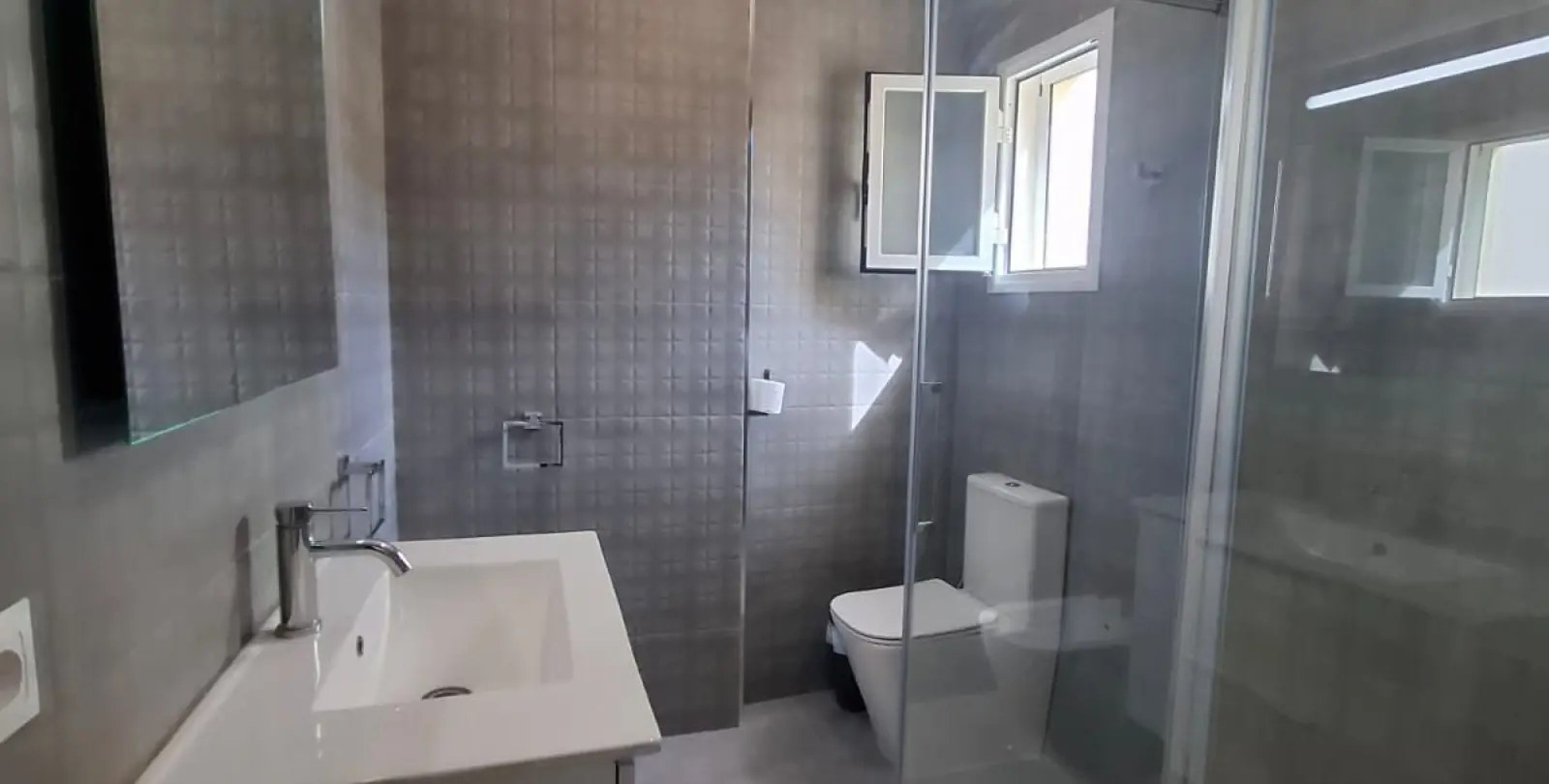 Sale of penthouse in Estepona 10