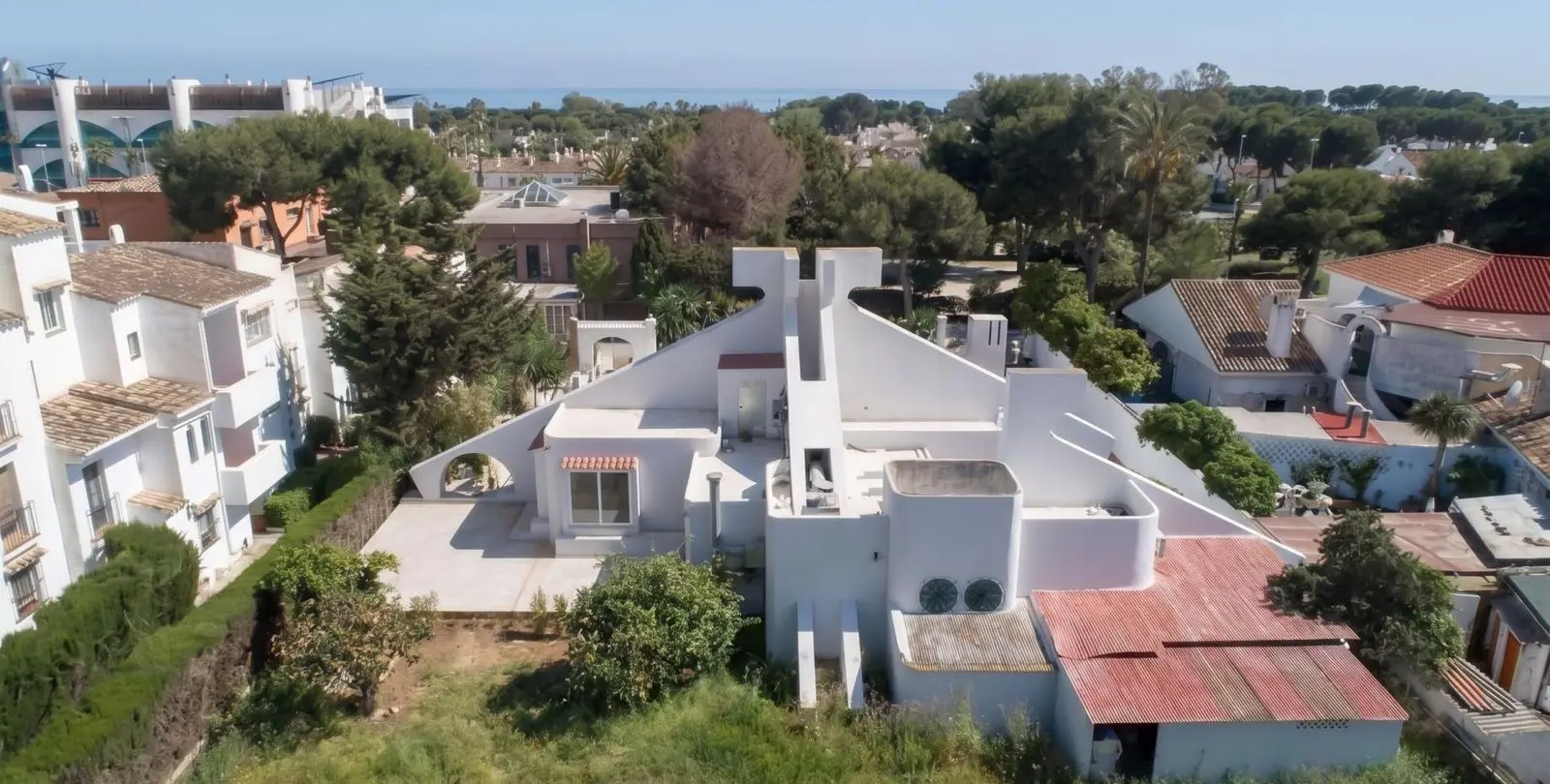 Продажа бизнеса в El Paraiso 8