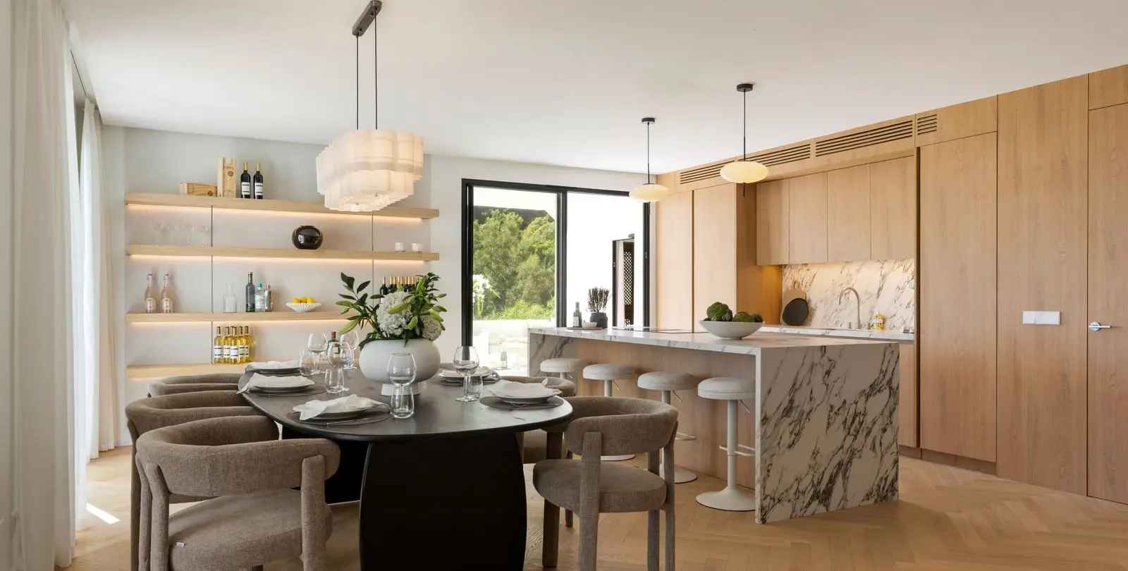 Venta de apartamento en planta media en Benahavís 2