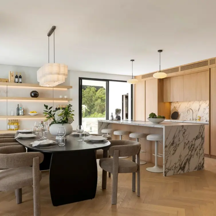 Venta de apartamento en planta media en Benahavís