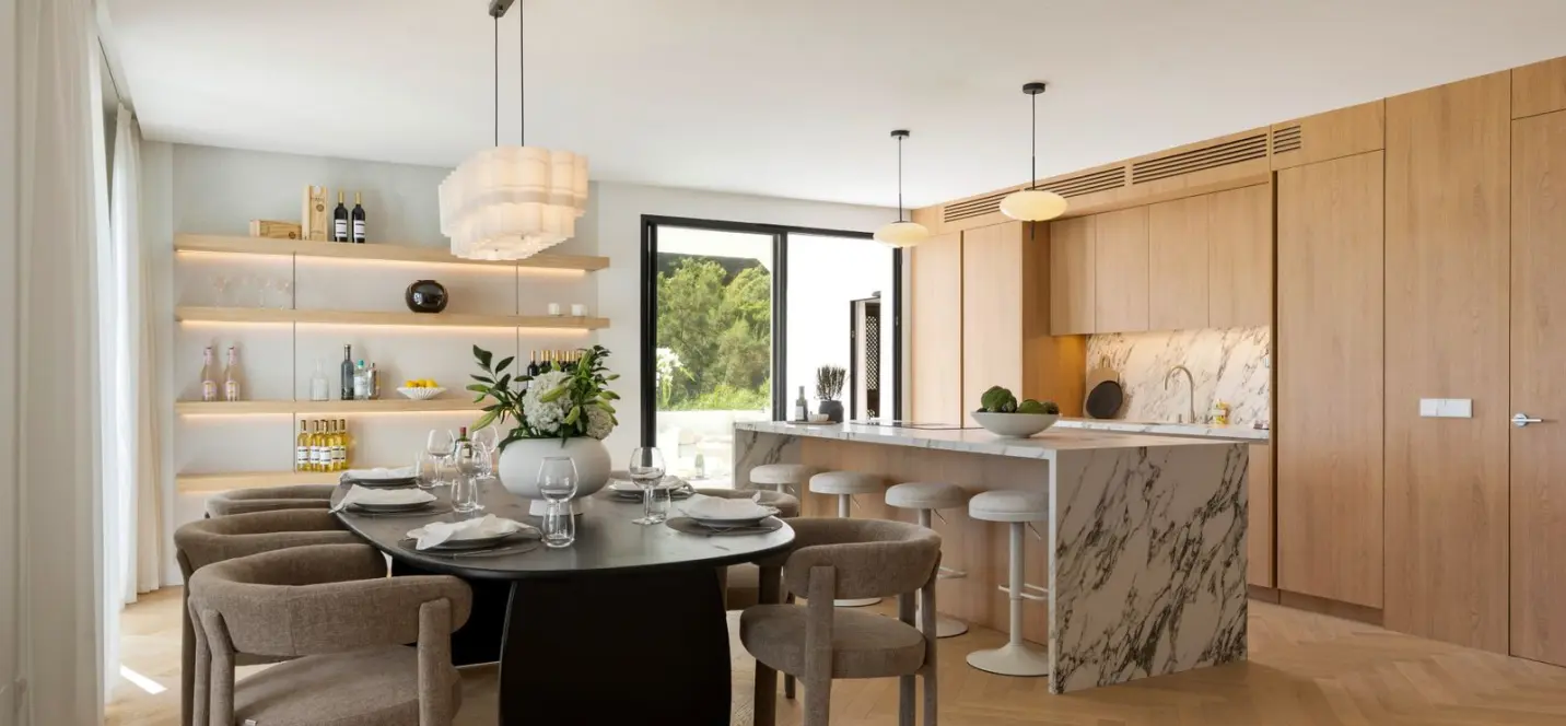 Venta de apartamento en planta media en Benahavís 1
