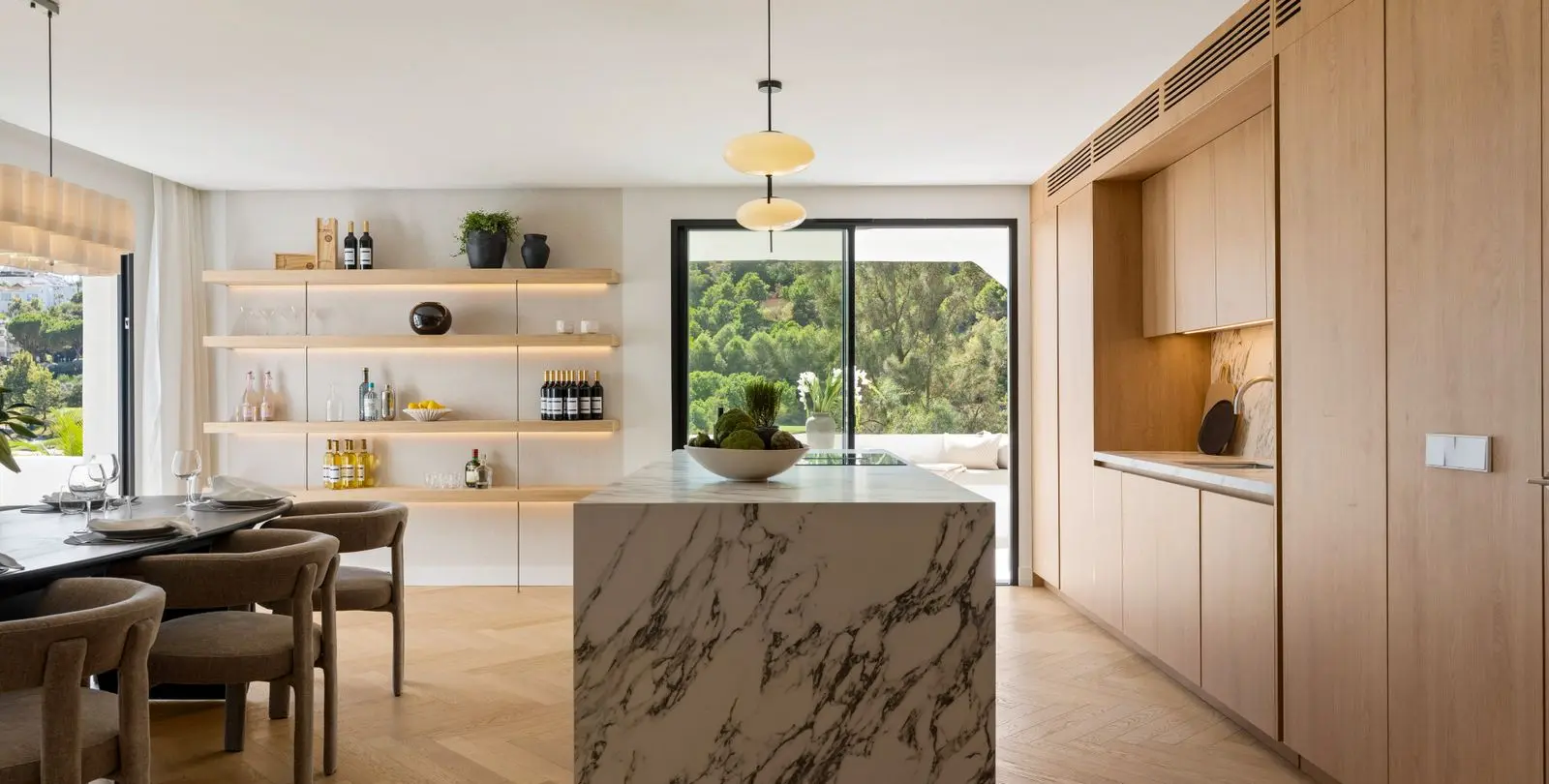 Venta de apartamento en planta media en Benahavís 3