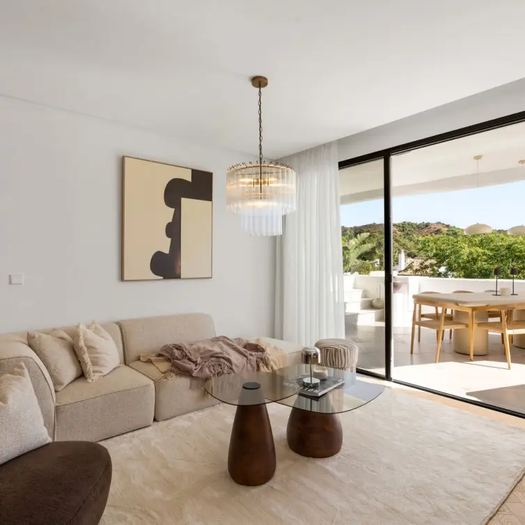 Venta de apartamento en planta media en Benahavís