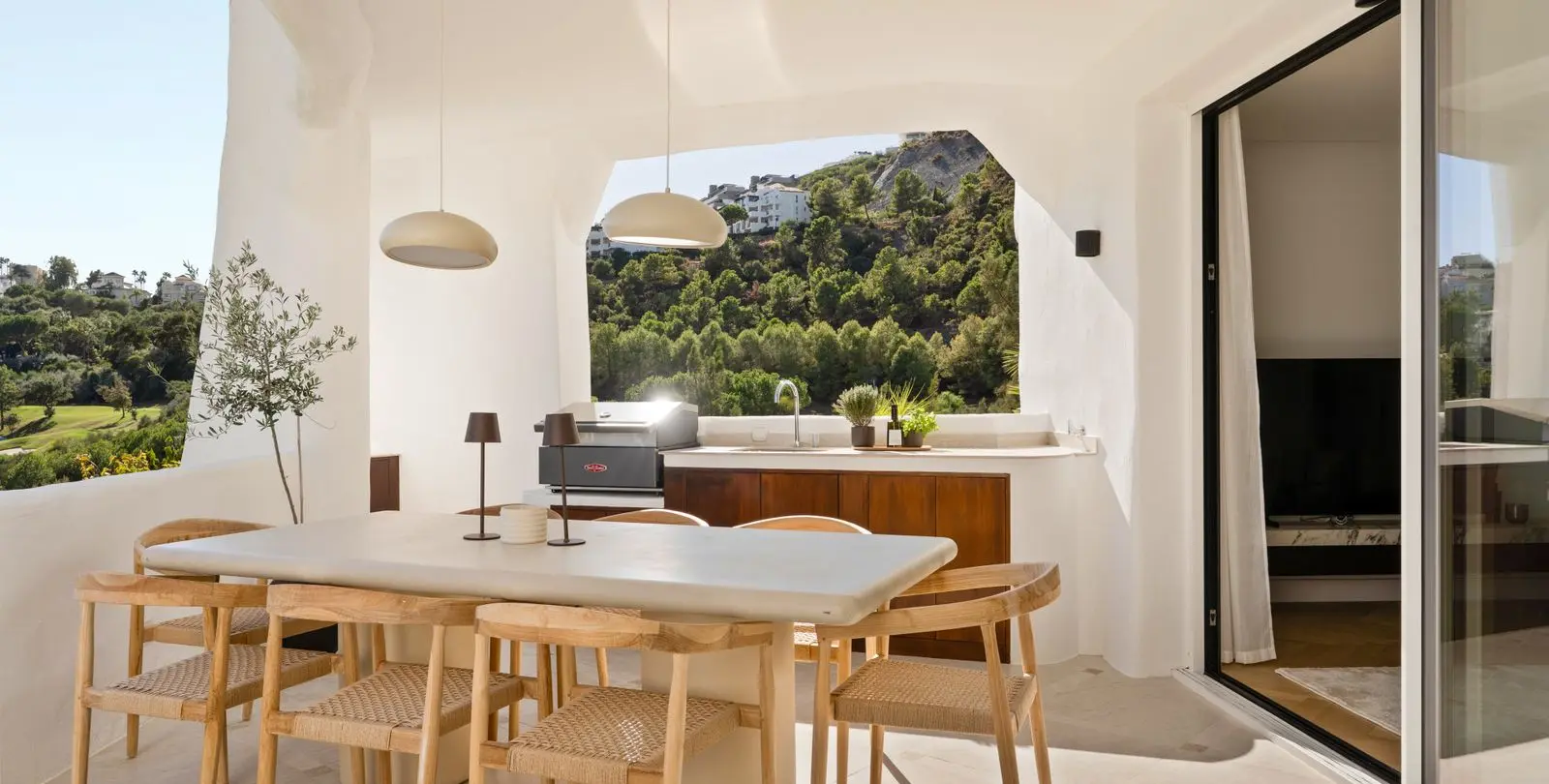 Venta de apartamento en planta media en Benahavís 13