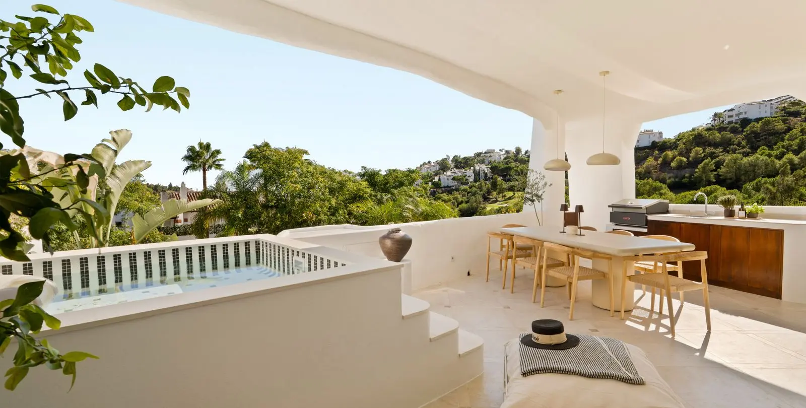 Venta de apartamento en planta media en Benahavís 16