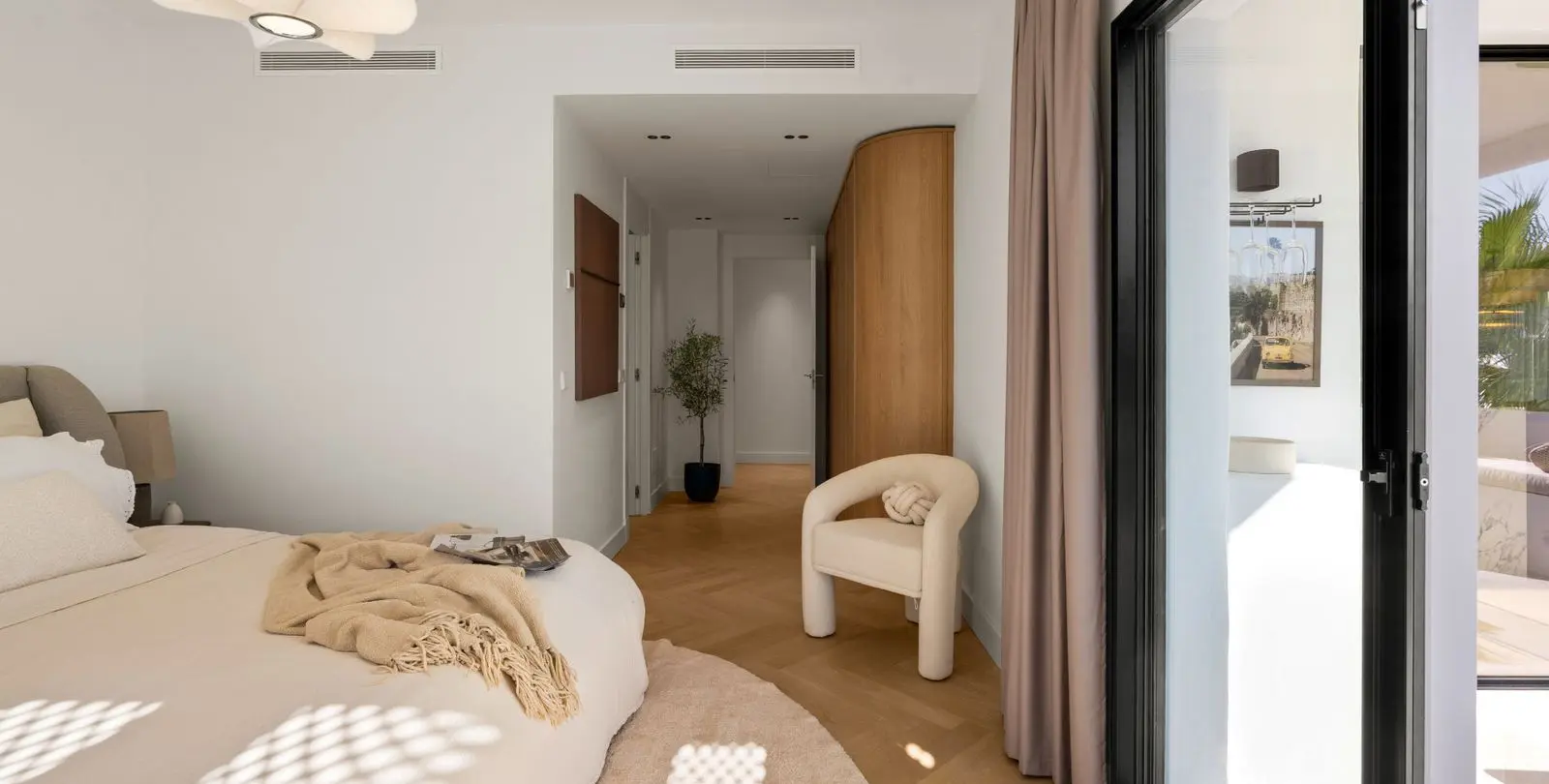 Venta de apartamento en planta media en Benahavís 21