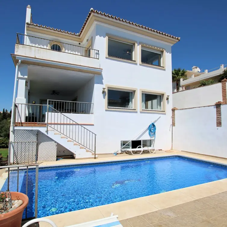 Venta de villa independiente en La Cala de Mijas