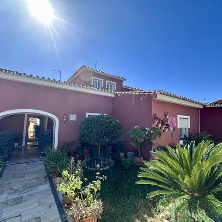 Venta de villa independiente en Marbella