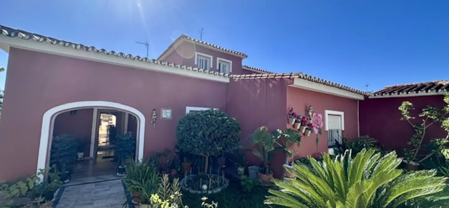 Venta de villa independiente en Marbella 0