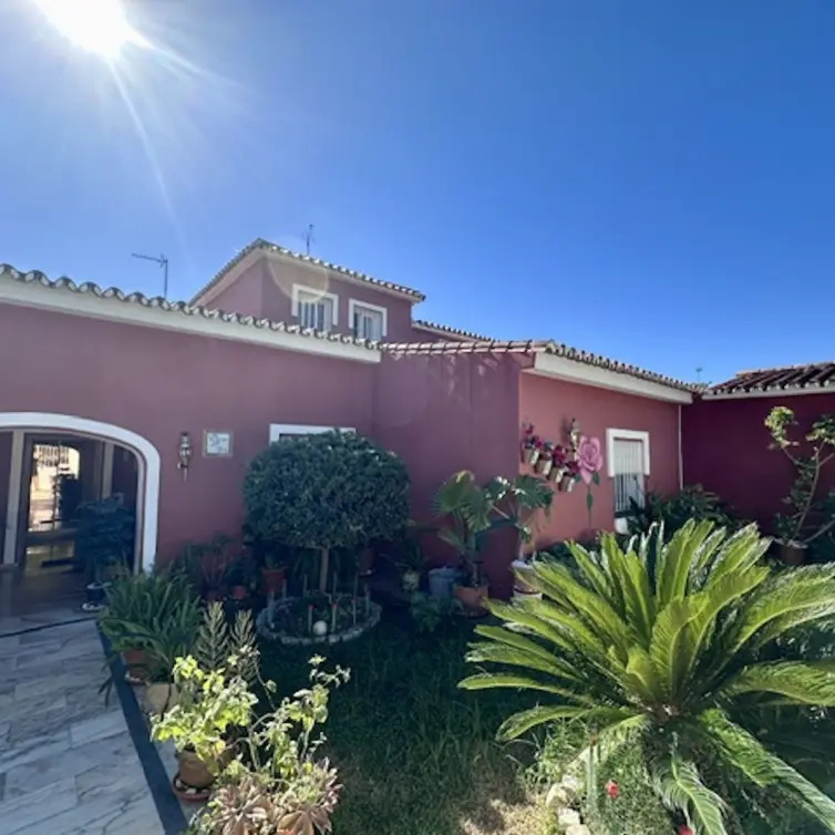 Venta de villa independiente en Marbella