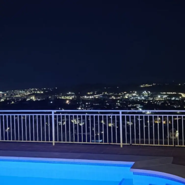 Venta de villa independiente en Sierrezuela