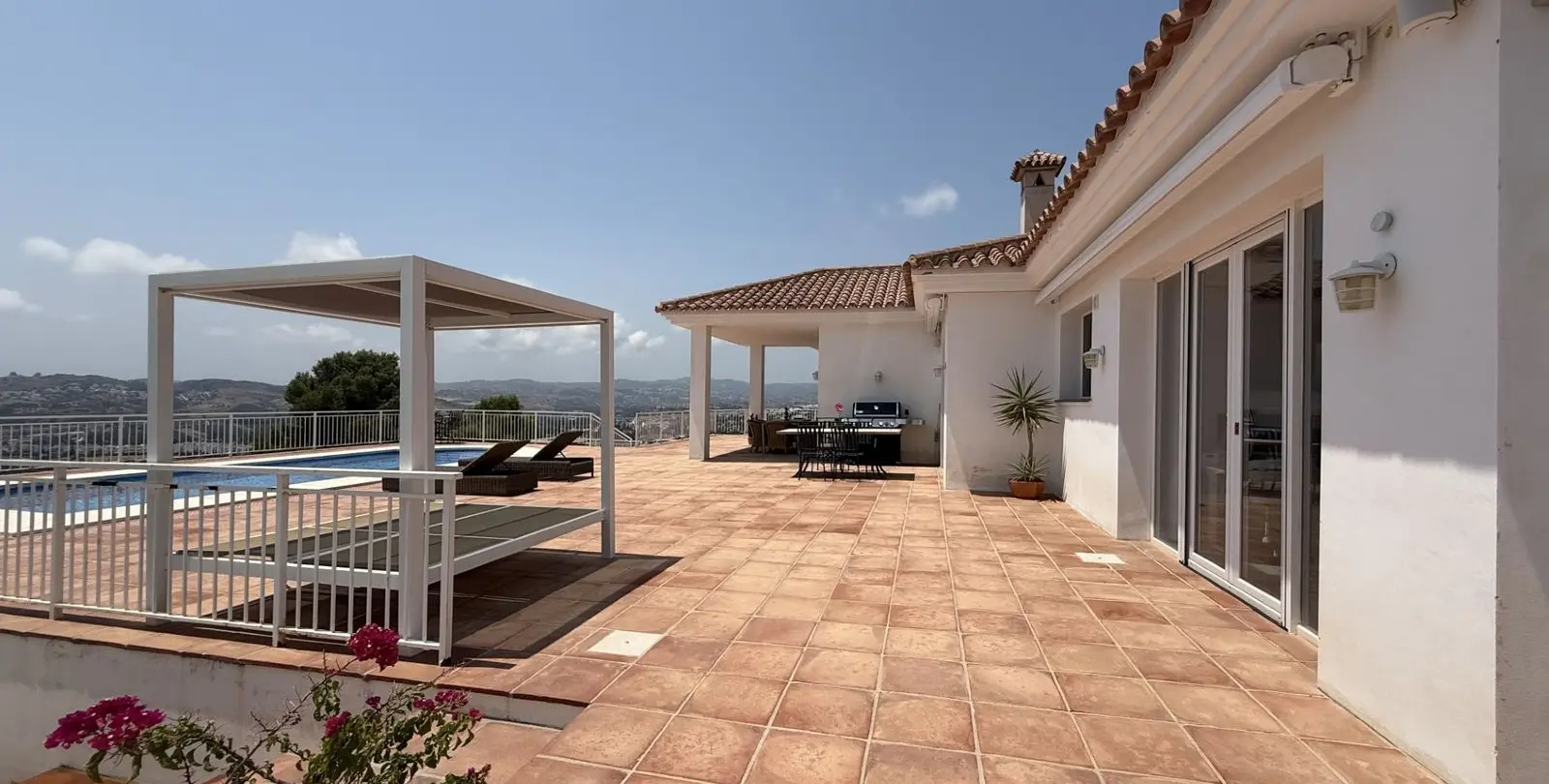 Venta de villa independiente en Sierrezuela 4
