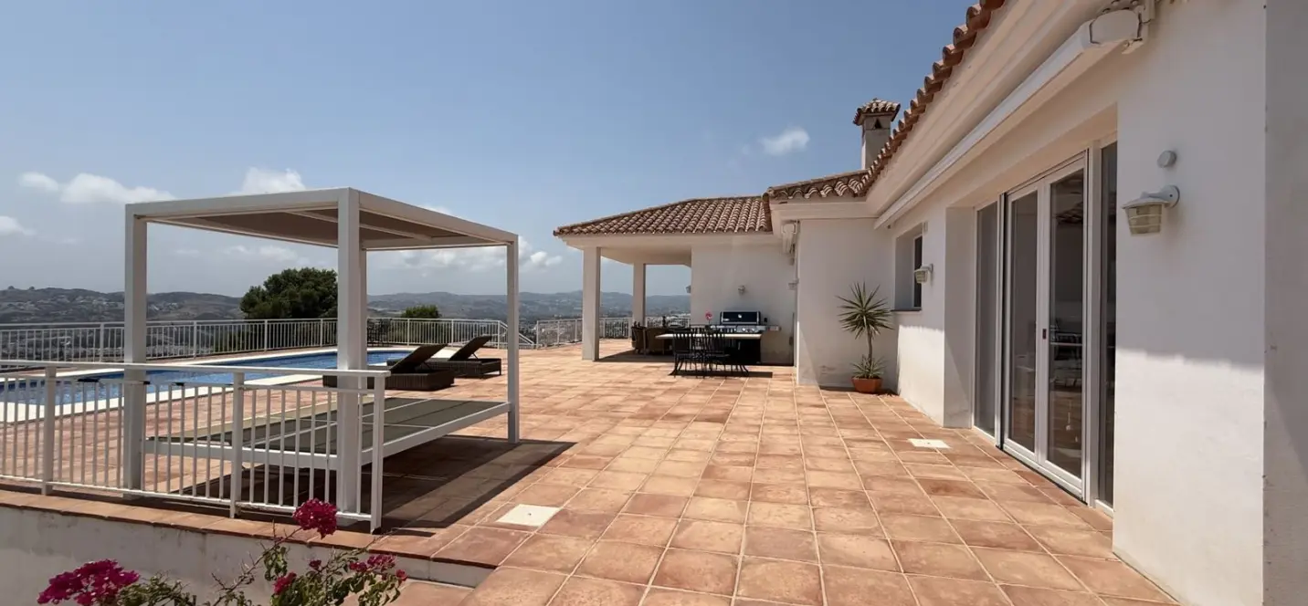 Venta de villa independiente en Sierrezuela 3