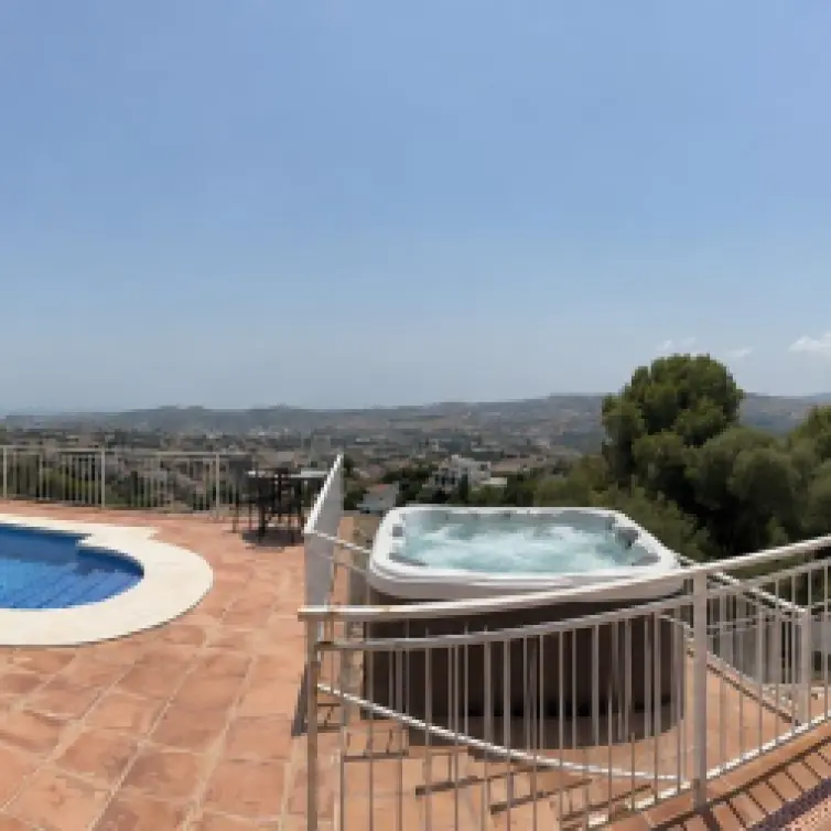 Venta de villa independiente en Sierrezuela