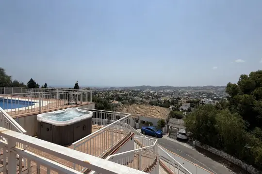 Image 6 thumb