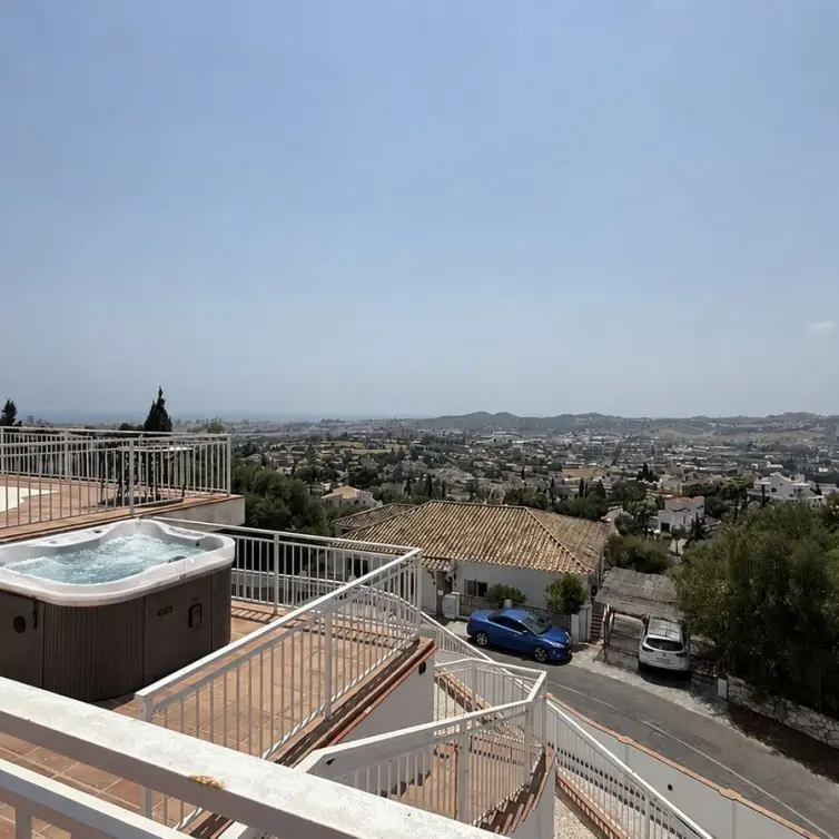 Venta de villa independiente en Sierrezuela
