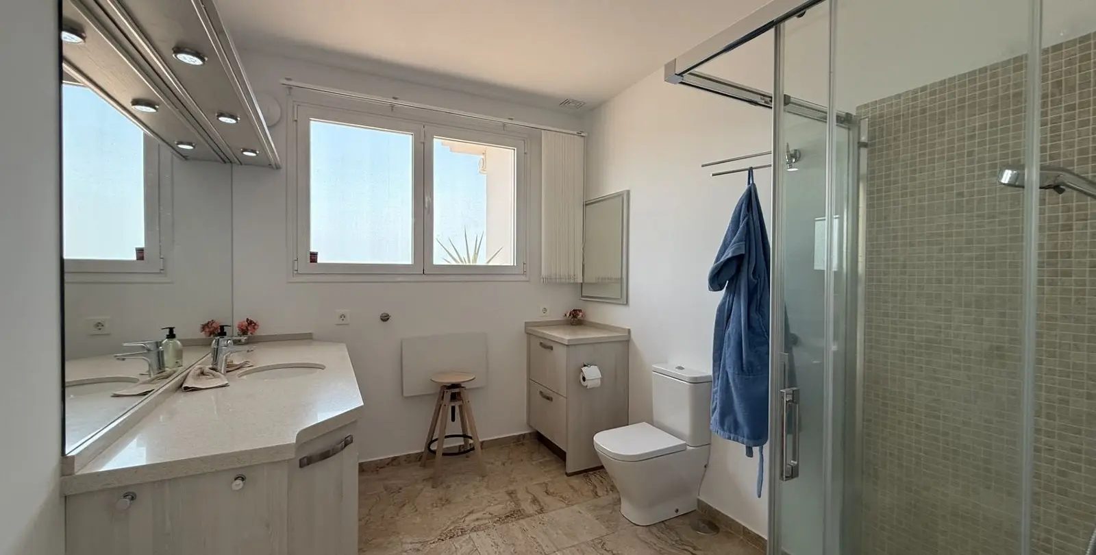 Venta de villa independiente en Sierrezuela 30