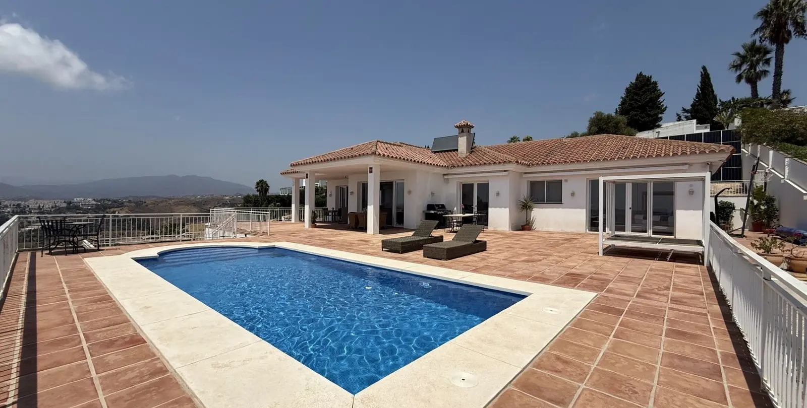 Venta de villa independiente en Sierrezuela 36