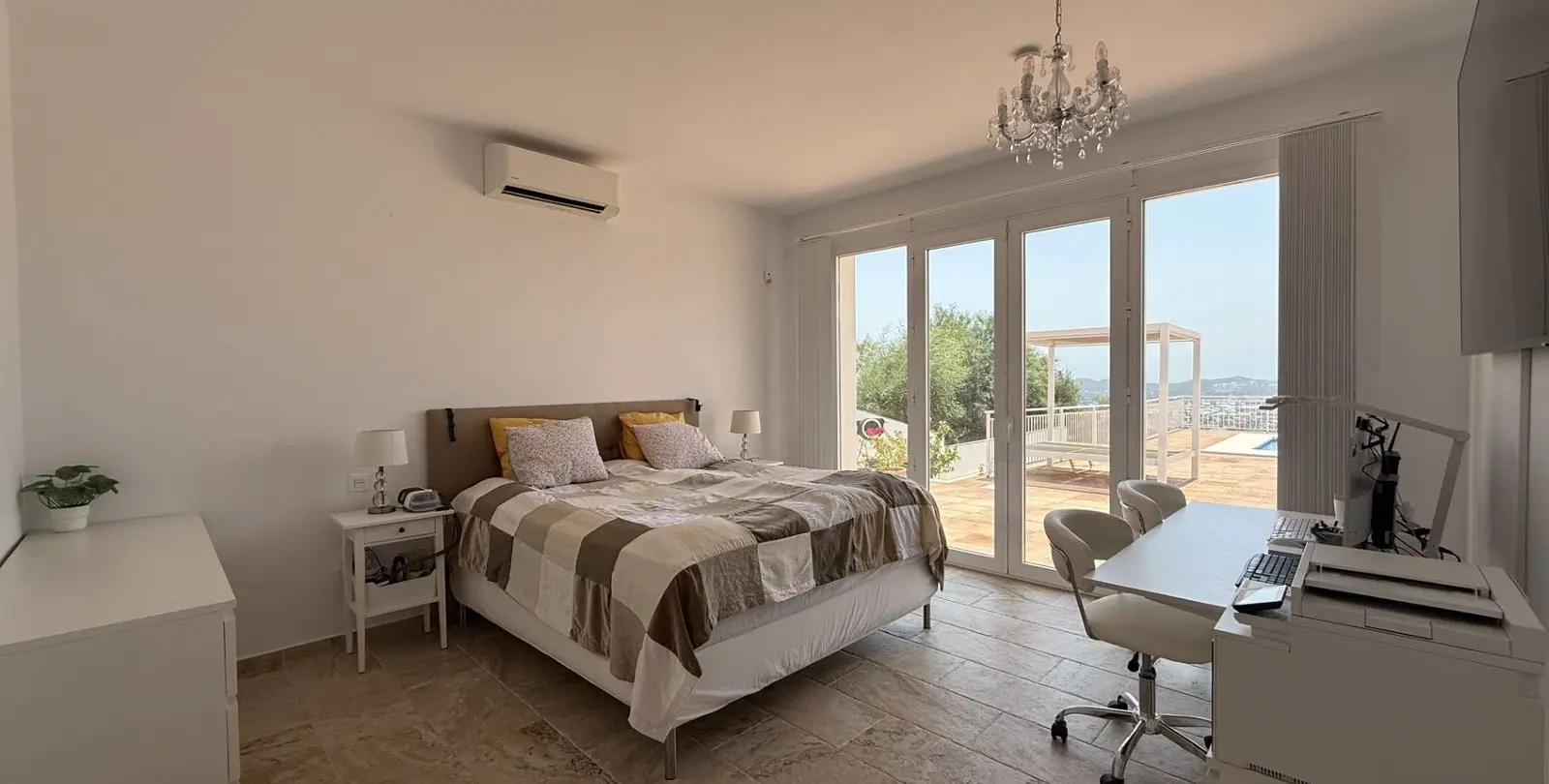 Venta de villa independiente en Sierrezuela 37