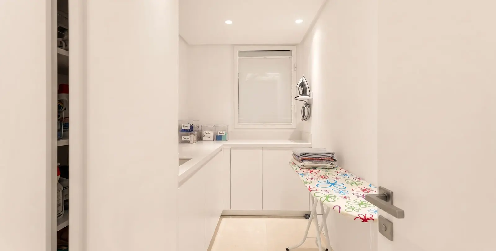 Venta de apartamento en planta baja en Ojén 24