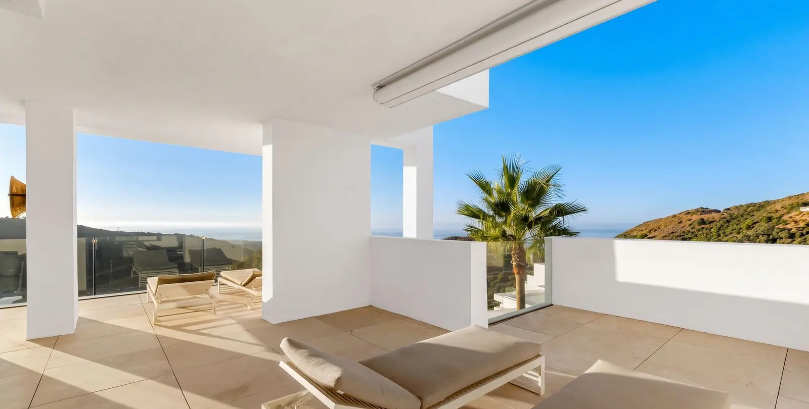 Venta de apartamento en planta baja en Ojén 25