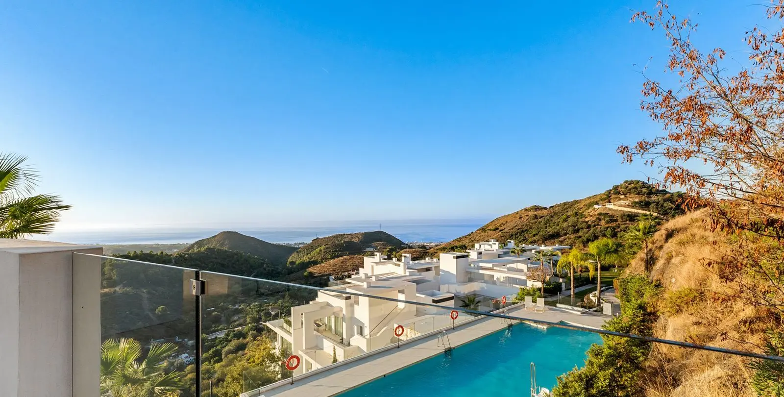 Venta de apartamento en planta baja en Ojén 28