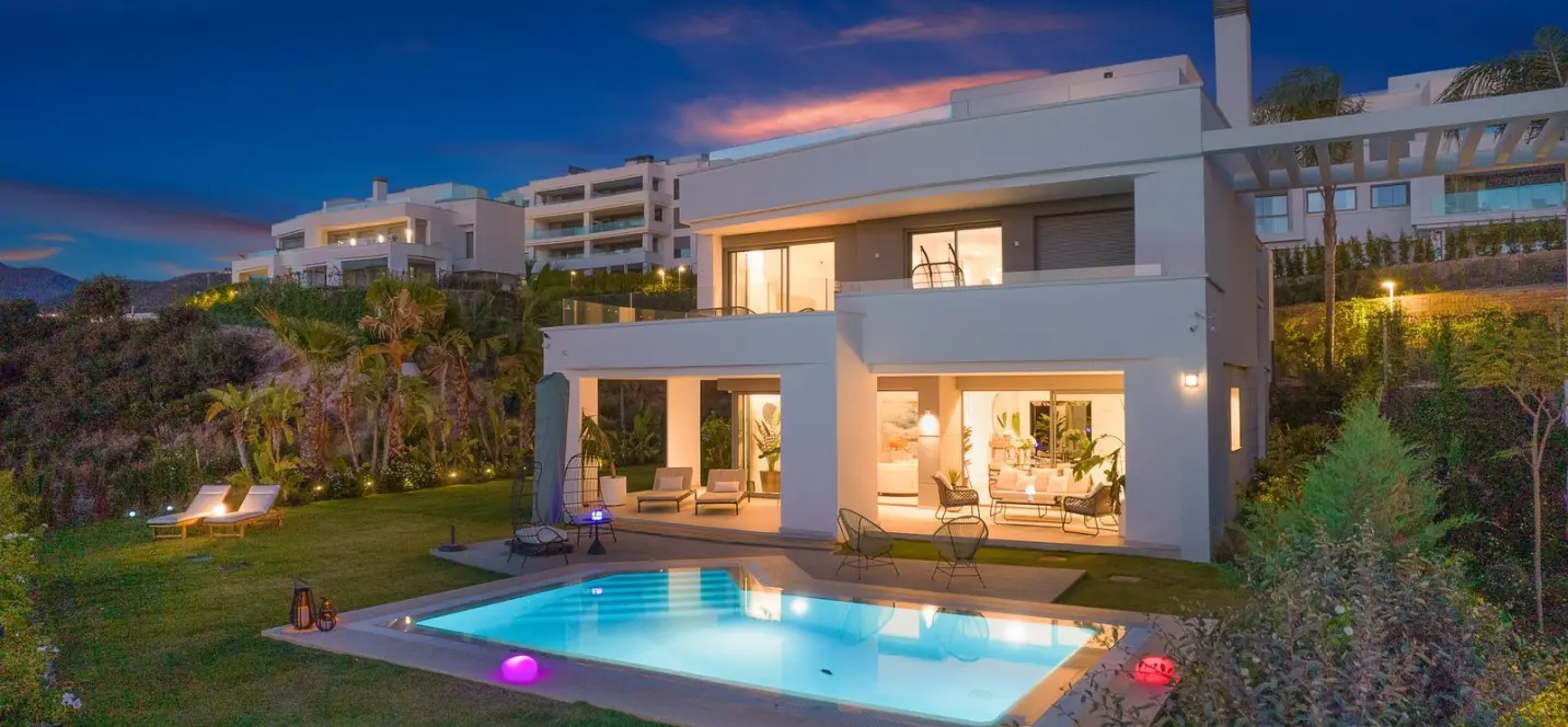 Venta de villa independiente en Marbella 1