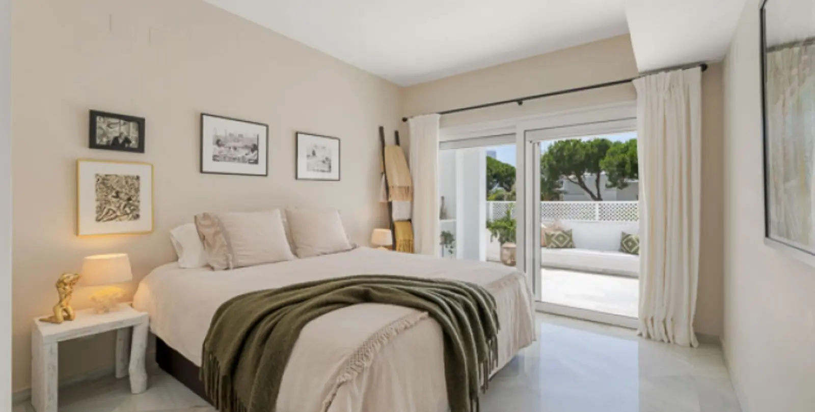 Venta de ático dúplex en Marbella 12