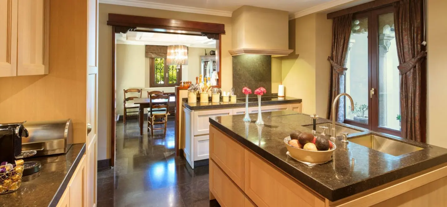 Venta de villa independiente en Marbella 2